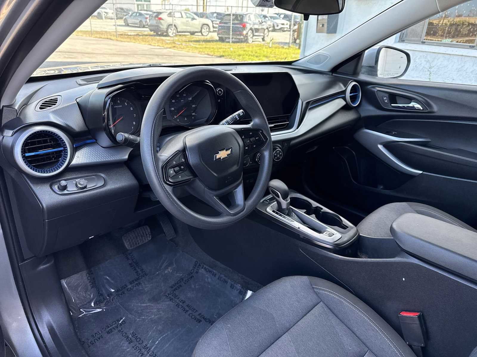 Used 2024 Chevrolet Trax LS w/ LS Convenience Package image 2