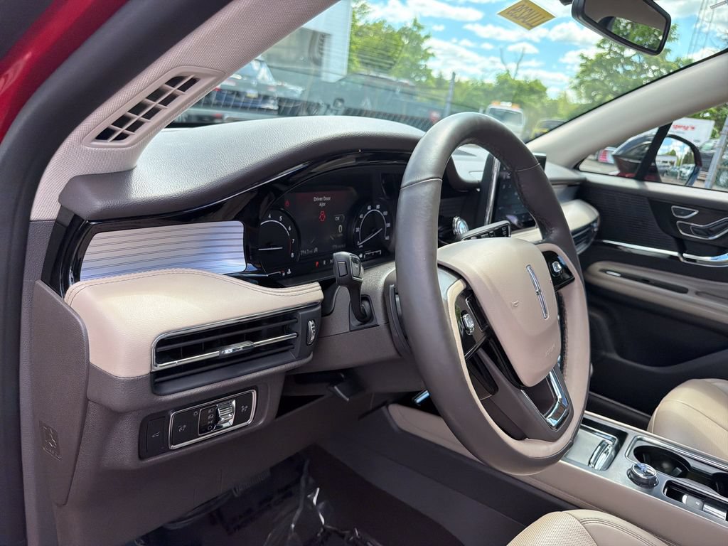 Certified 2022 Lincoln Corsair AWD w/ Premium Package image 30