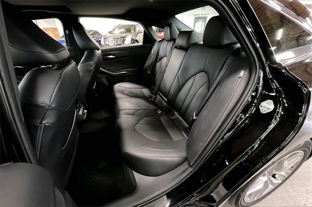 Used 2021 Toyota Avalon XLE w/ Moonroof Package image 22