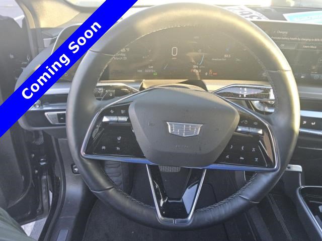 Used 2025 Cadillac Lyriq Luxury image 6