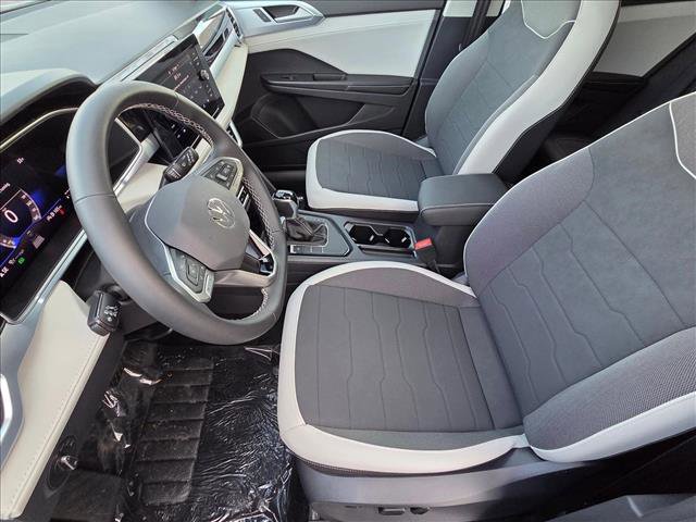 New 2026 Volkswagen Taos SE FWD image 4