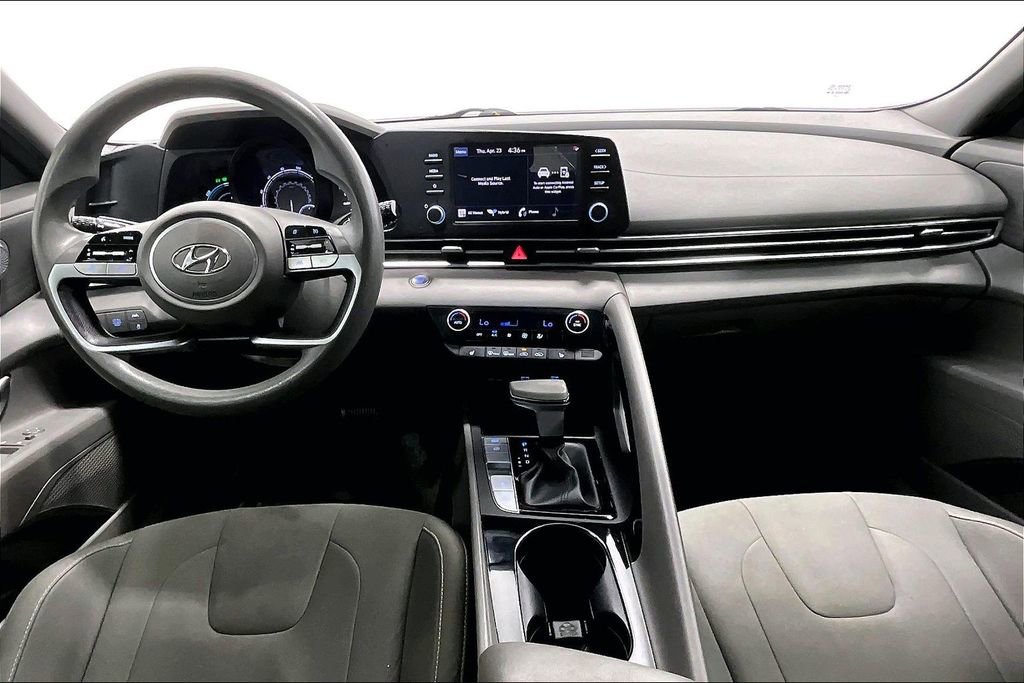 Used 2022 Hyundai Elantra Blue FWD image 18