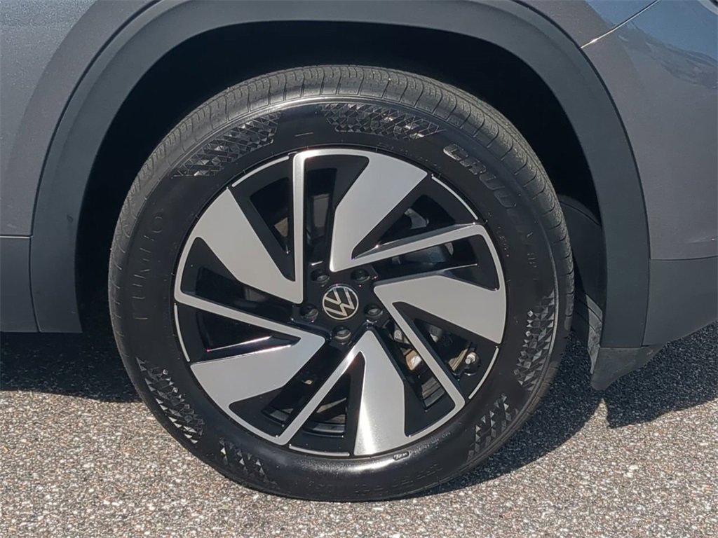 Used 2025 Volkswagen Atlas SE image 10