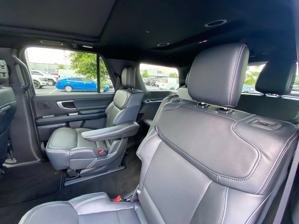 New 2027 Ford Expedition Platinum w/ Stealth Performance Package AWD/4WD image 24