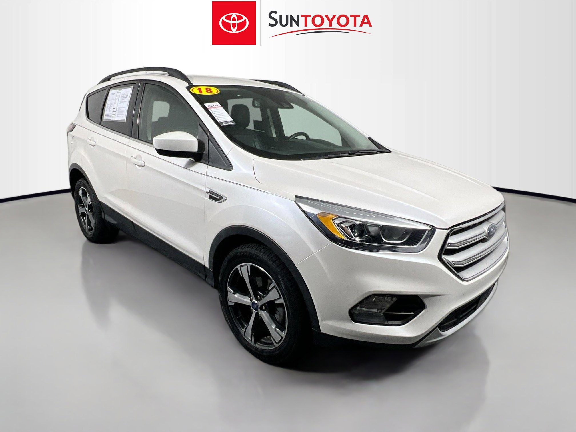 Used 2018 Ford Escape SEL w/ Ford Safe & Smart Package FWD image 1