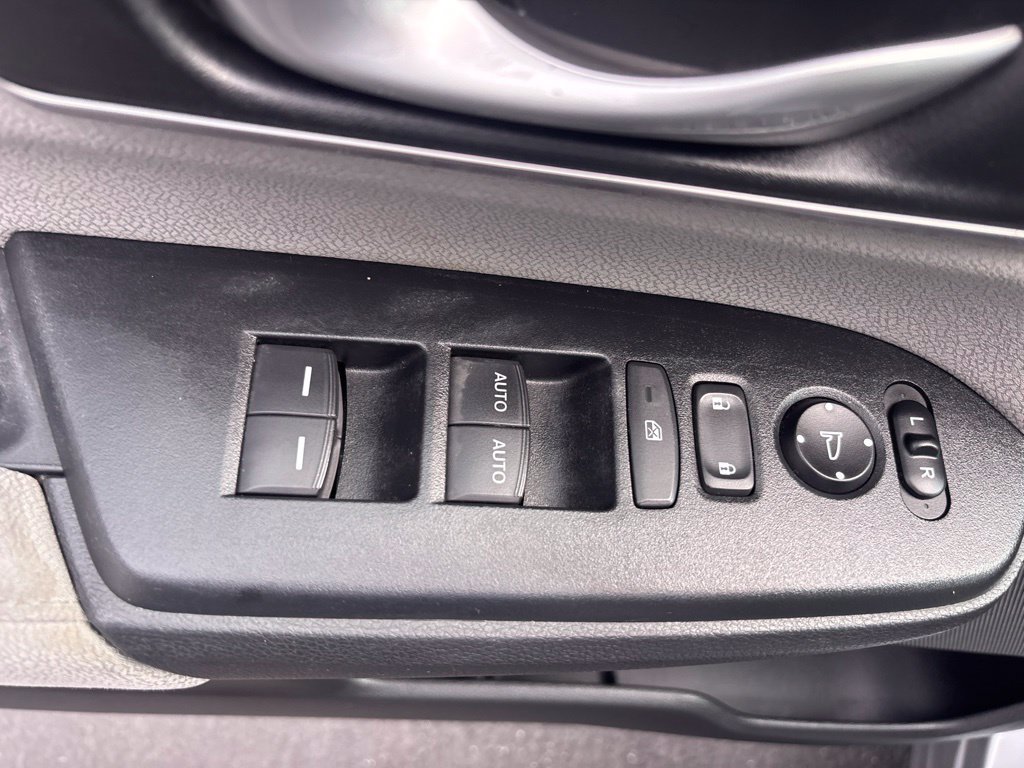 Used 2018 Honda CR-V EX image 16