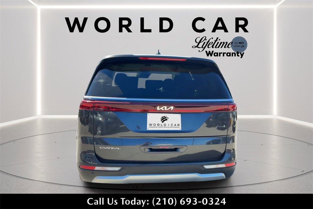 Certified 2024 Kia Carnival EX image 4