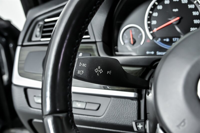 Used 2015 BMW M5 RWD image 24