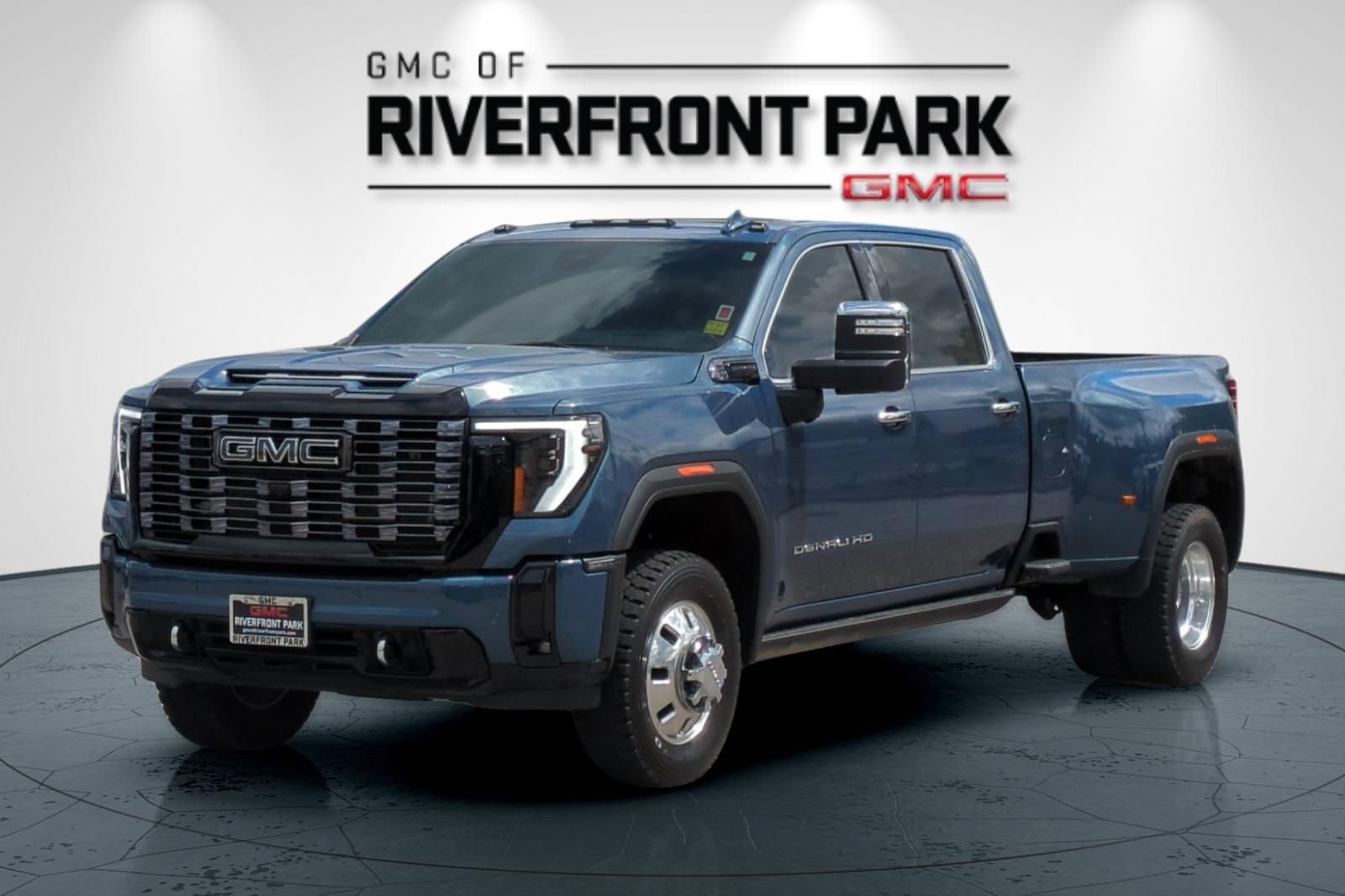 Used 2026 GMC Sierra 3500 Denali Ultimate AWD/4WD image 7