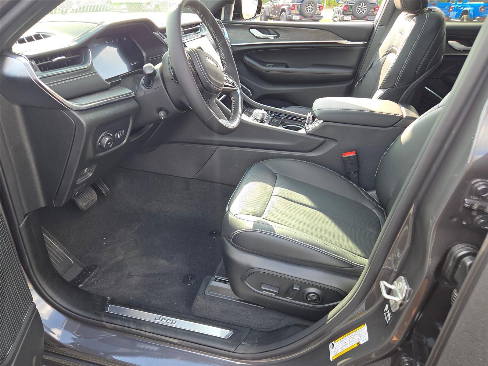 New 2025 Jeep Grand Cherokee Overland w/ Trailer Tow Package image 26