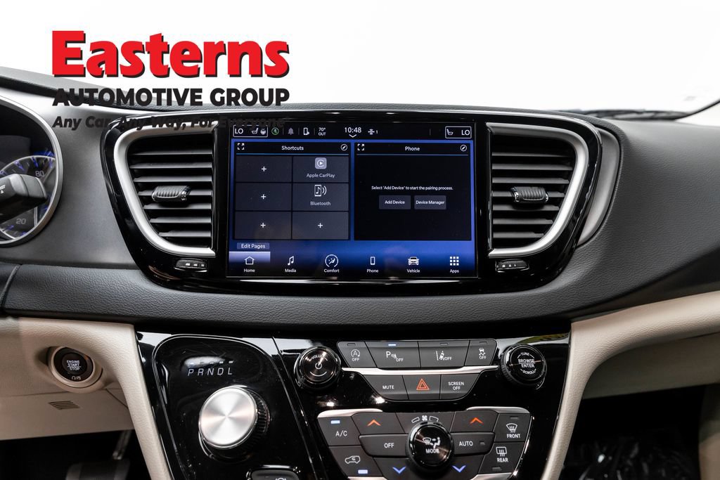Used 2024 Chrysler Pacifica Touring-L FWD image 12