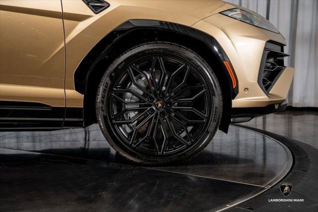 Used 2025 Lamborghini Urus SE AWD/4WD image 20