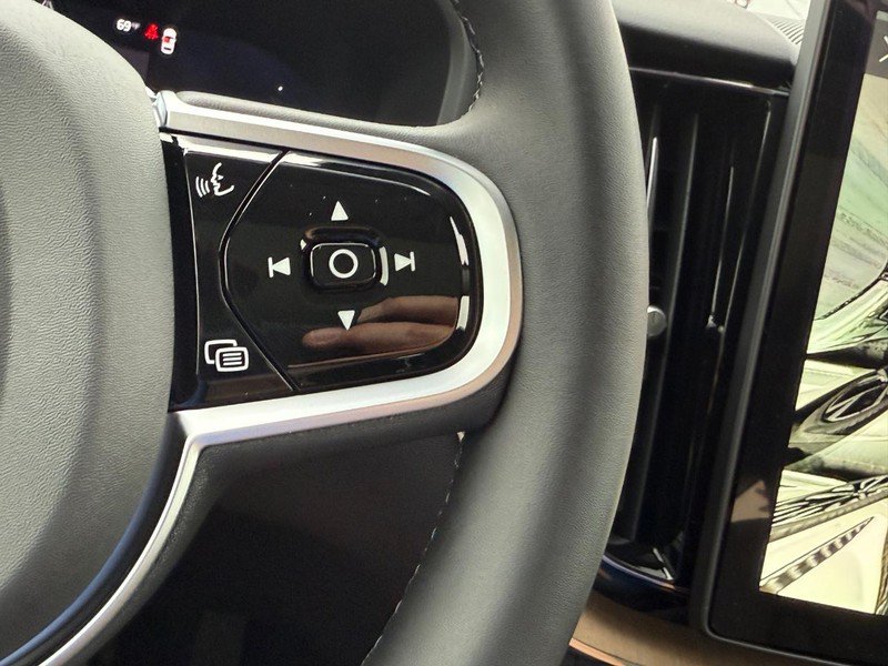 New 2026 Volvo XC60 T8 Plus AWD/4WD image 13