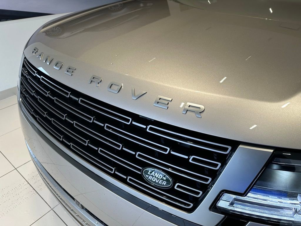 New 2025 Land Rover Range Rover SE AWD/4WD image 8