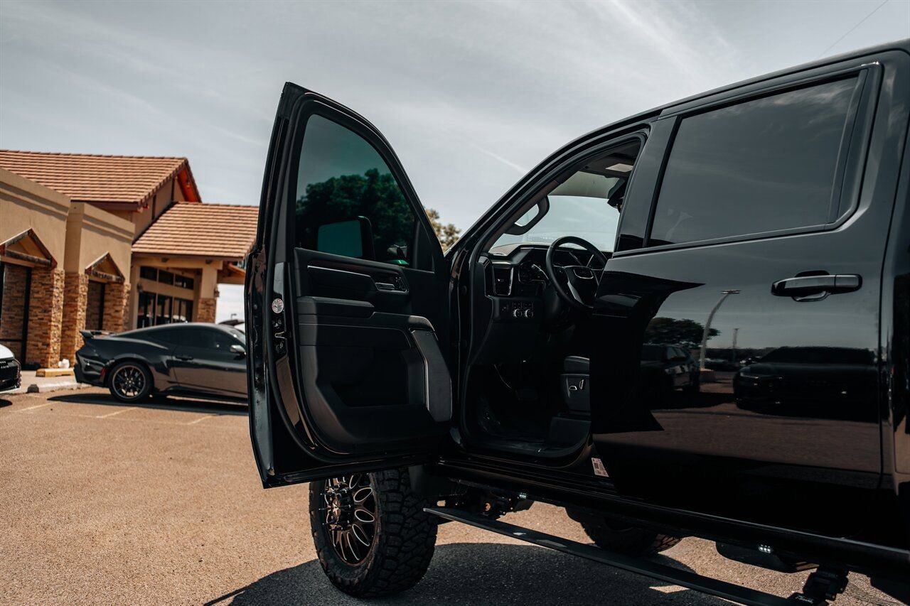 Used 2024 GMC Sierra 3500 Denali w/ Denali Reserve Package AWD/4WD image 20