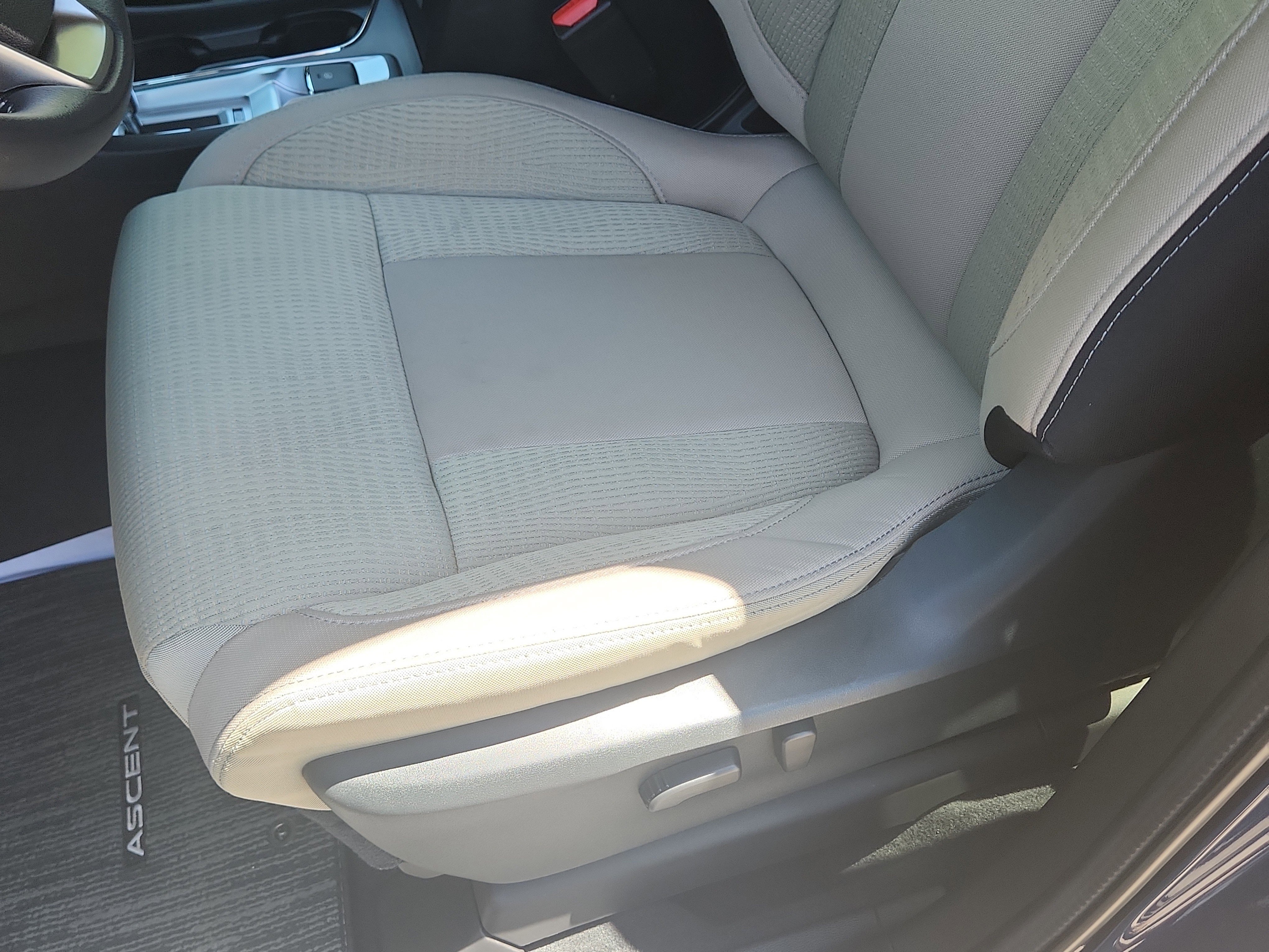 Used 2024 Subaru Ascent Premium w/ Convenience Package AWD/4WD image 7