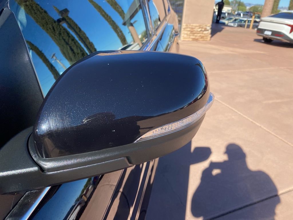 Certified 2022 Ford Edge Titanium AWD/4WD image 4