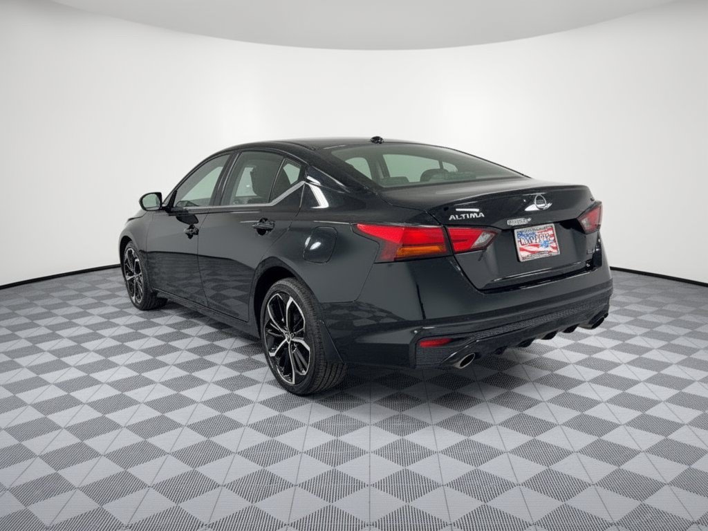 Used 2025 Nissan Altima 2.5 SR AWD/4WD image 3