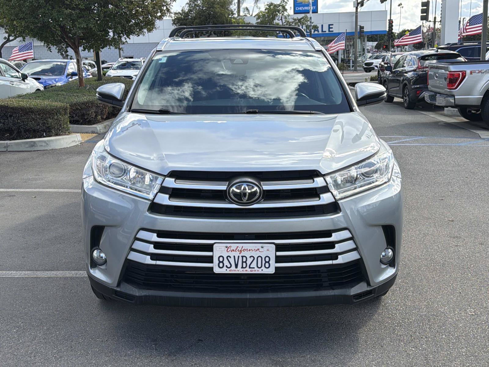 Used 2017 Toyota Highlander XLE w/ Carpet Mat Package AWD/4WD image 2