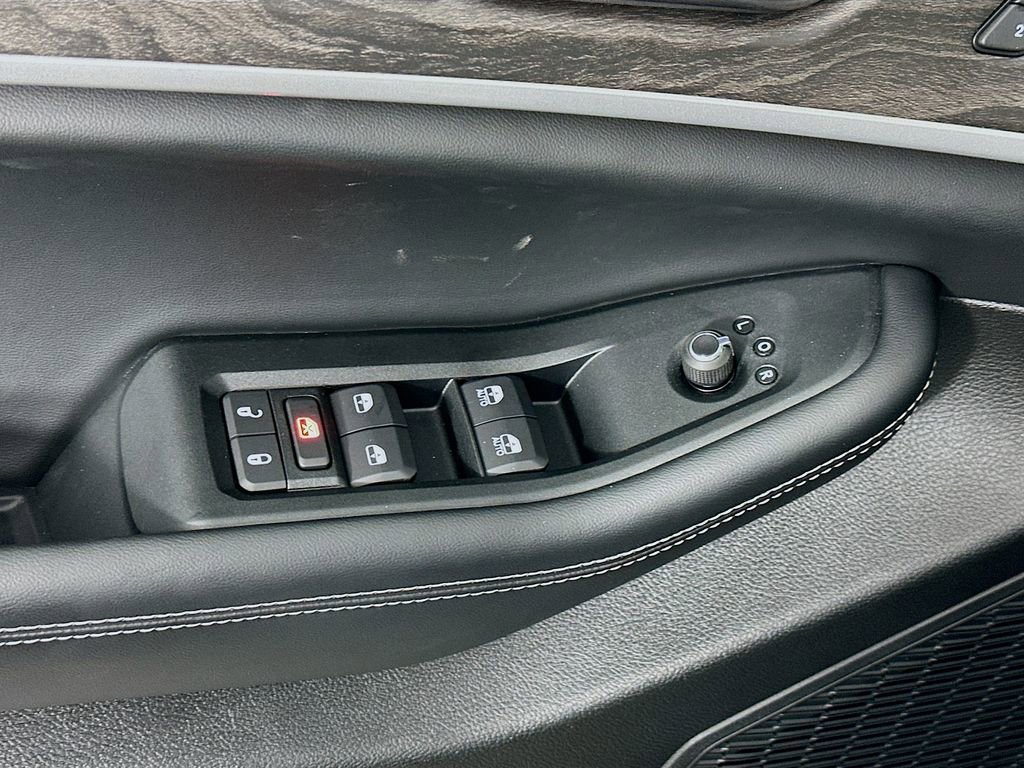 New 2025 Jeep Grand Cherokee L Limited w/ Black Appearance Package image 23