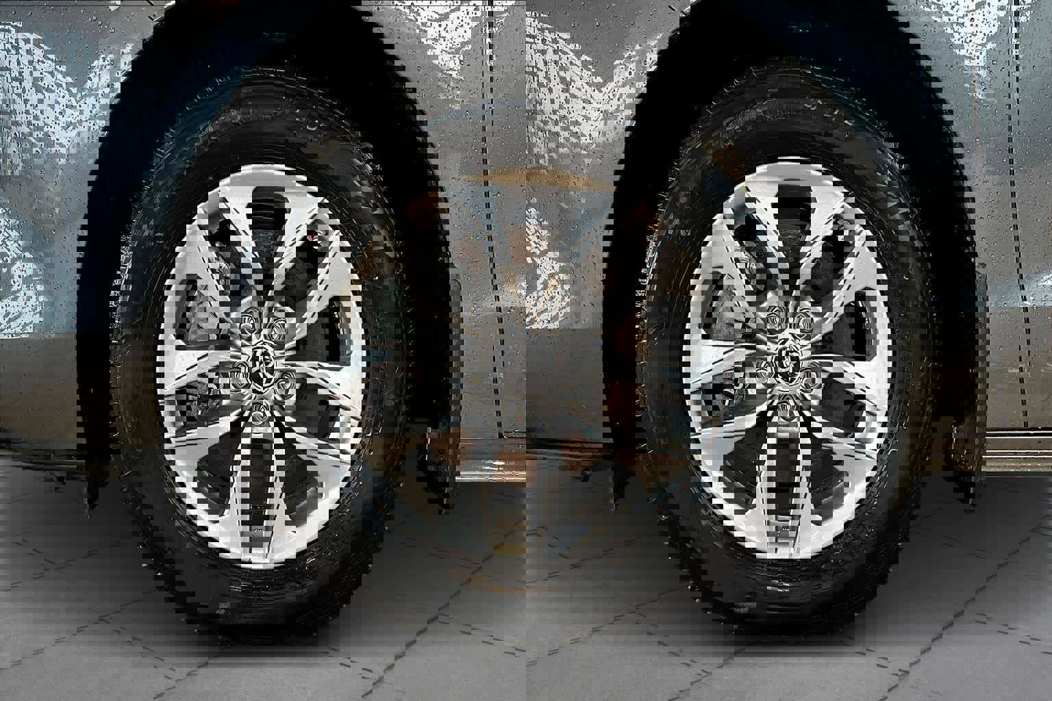 Used 2025 Toyota Sienna XLE w/ XLE Plus Package image 11