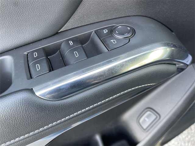 Used 2025 Chevrolet Traverse LT image 13