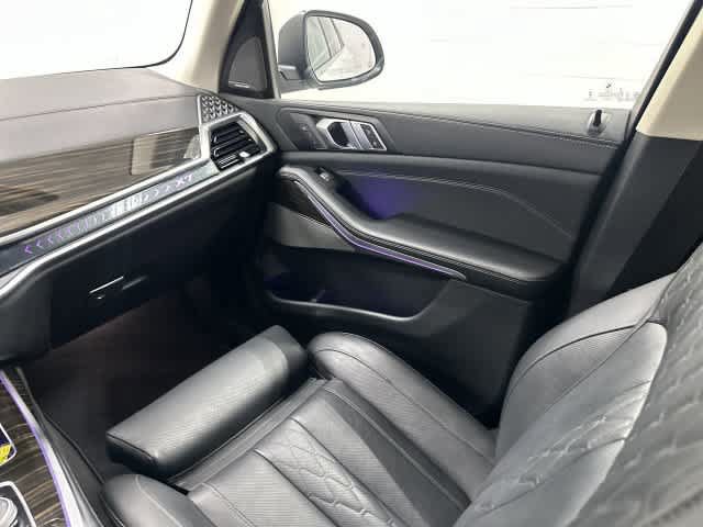 Used 2025 BMW X7 xDrive40i AWD/4WD image 13