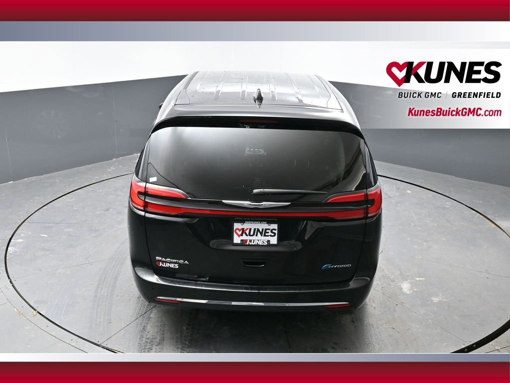 Used 2024 Chrysler Pacifica Limited FWD image 45