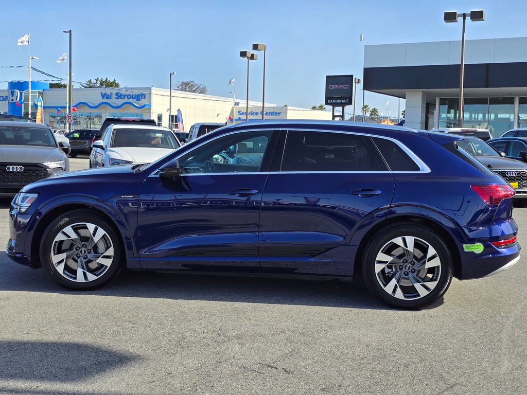Used 2023 Audi e-tron Premium Plus w/ Premium Plus Package image 39
