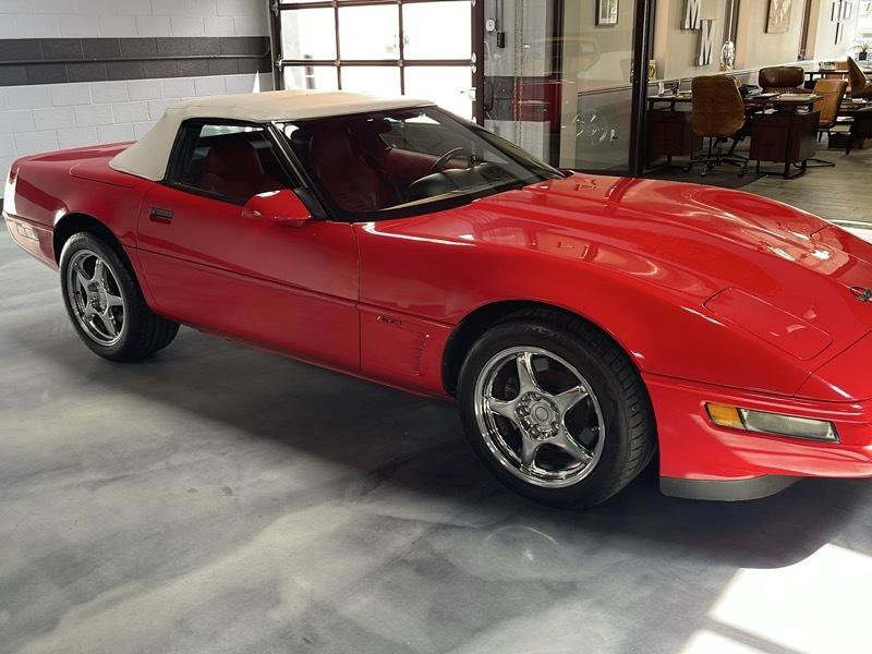 Used 1996 Chevrolet Corvette Convertible RWD image 8