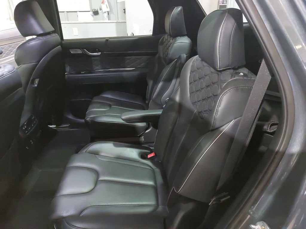 Used 2022 Hyundai Palisade Calligraphy image 15