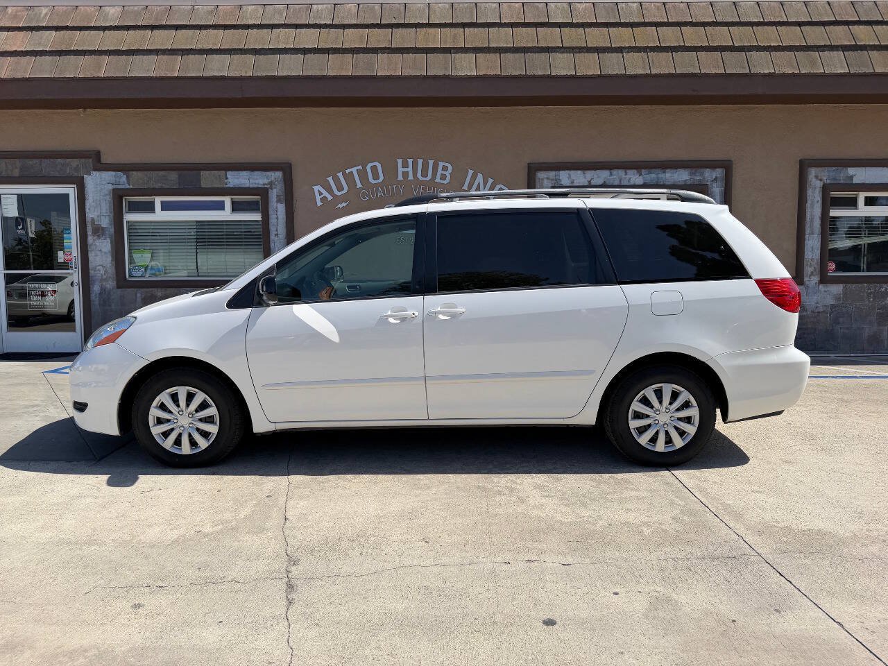 Used 2008 Toyota Sienna CE FWD image 6