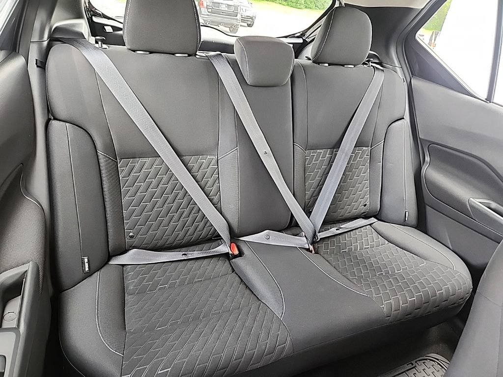 Used 2021 Nissan Kicks SV FWD image 34