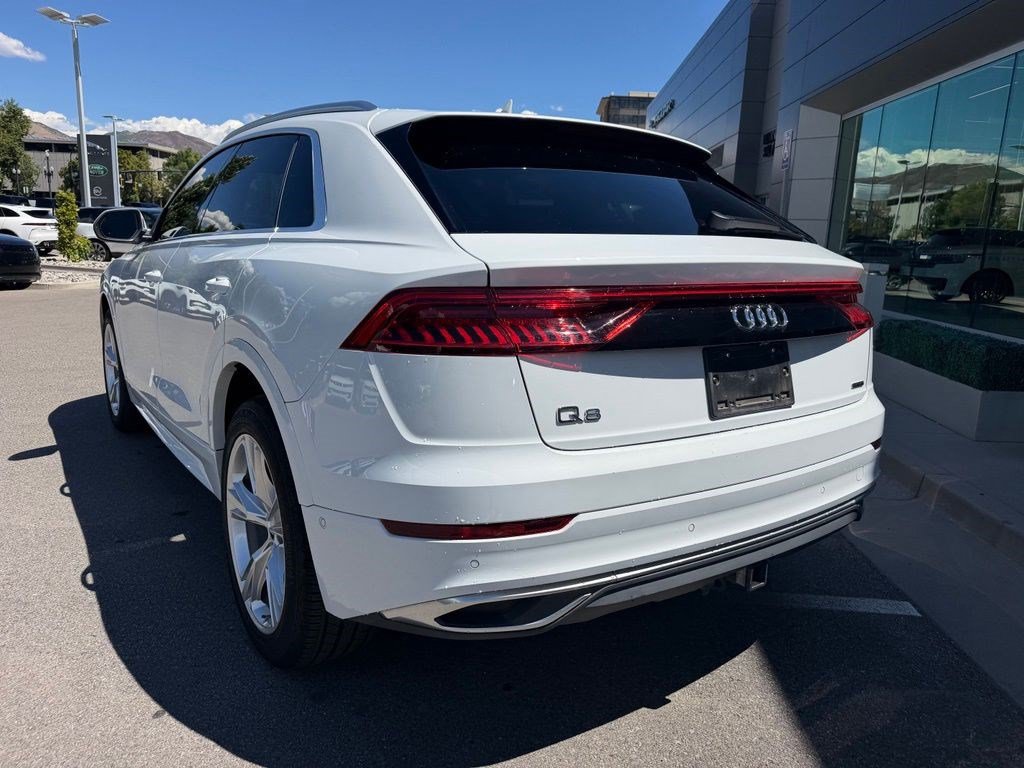Used 2023 Audi Q8 Premium w/ Convenience Package AWD/4WD image 7