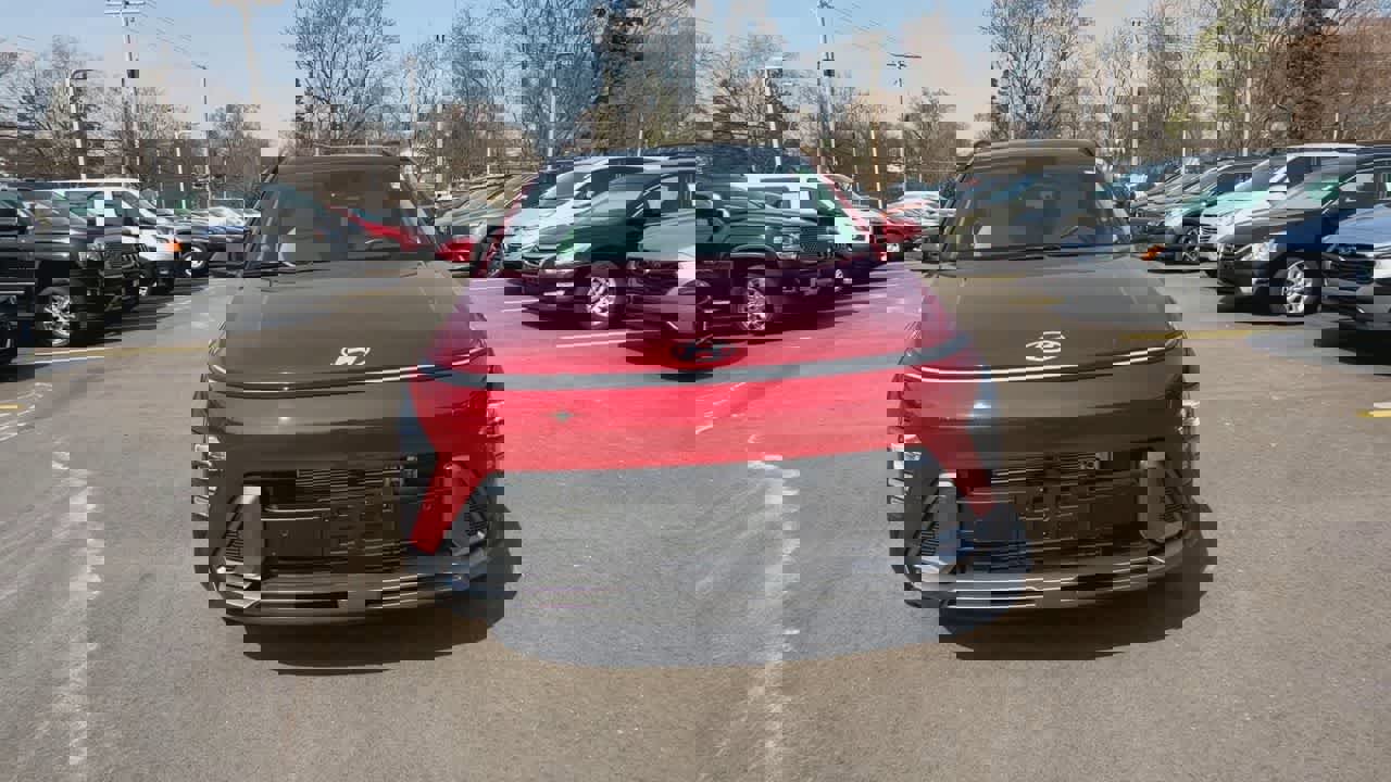 Used 2025 Hyundai Kona Limited image 3