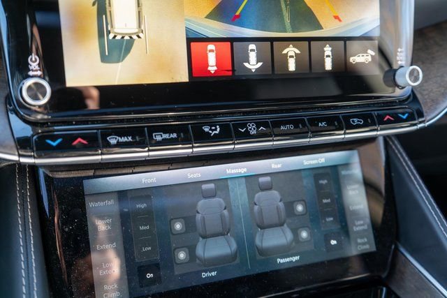 Used 2023 Jeep Grand Wagoneer 4WD w/ Flexible Seating Group image 40