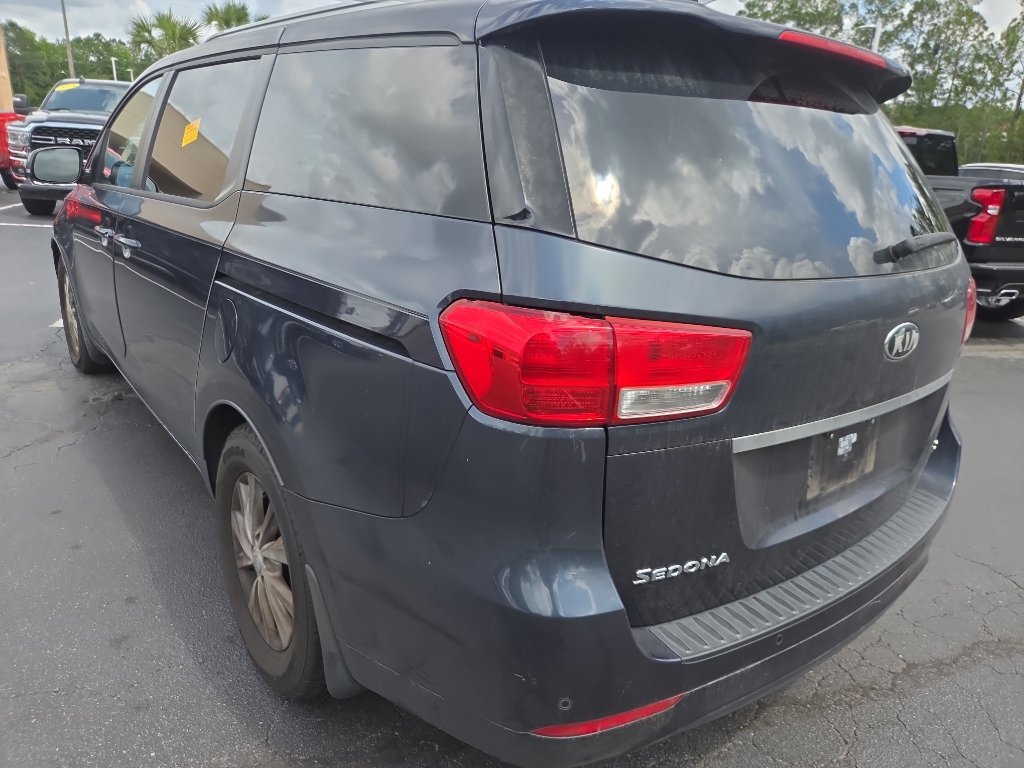 Used 2016 Kia Sedona LX w/ LX Essentials Premium Package FWD image 4