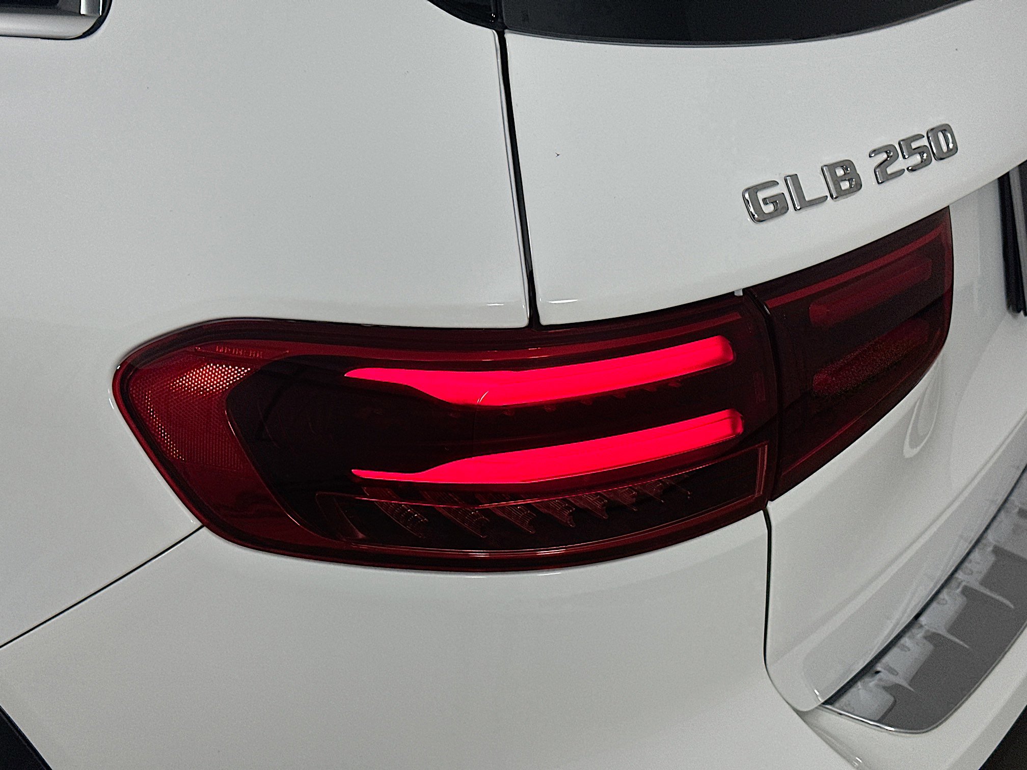 Certified 2025 Mercedes-Benz GLB 250 4MATIC image 40