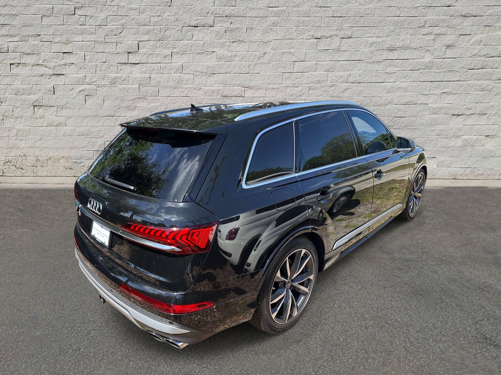 Used 2023 Audi SQ7 Prestige w/ Prestige Package AWD/4WD image 5