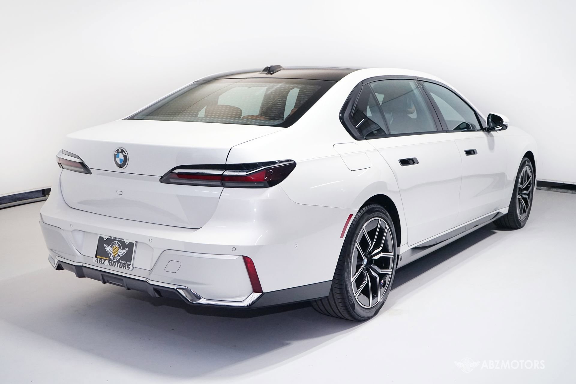 Used 2023 BMW 740i RWD image 6