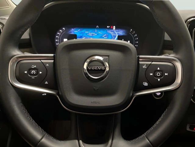 Used 2025 Volvo XC40 B5 Plus AWD/4WD image 69