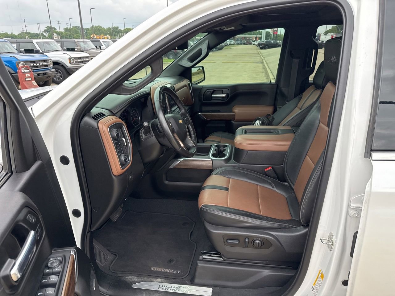 Used 2022 Chevrolet Silverado 1500 High Country w/ Safety Package II AWD/4WD image 19