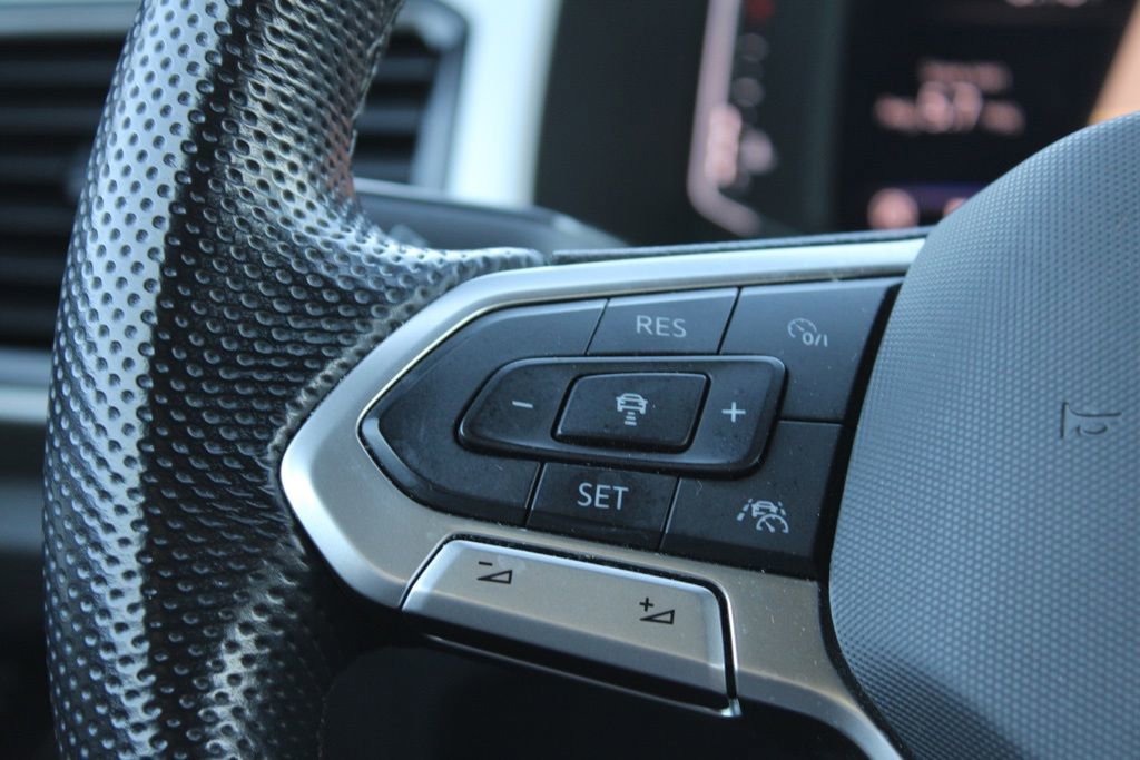 Used 2022 Volkswagen Atlas Cross Sport SEL Premium R-Line image 33