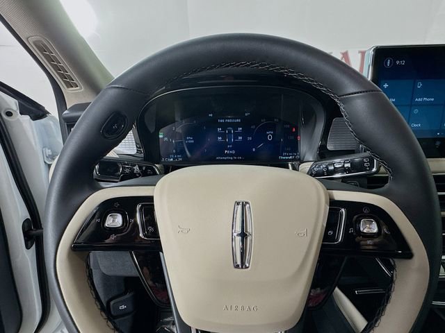 New 2026 Lincoln Corsair Premiere w/ Rear Removable Package Tray FWD image 11