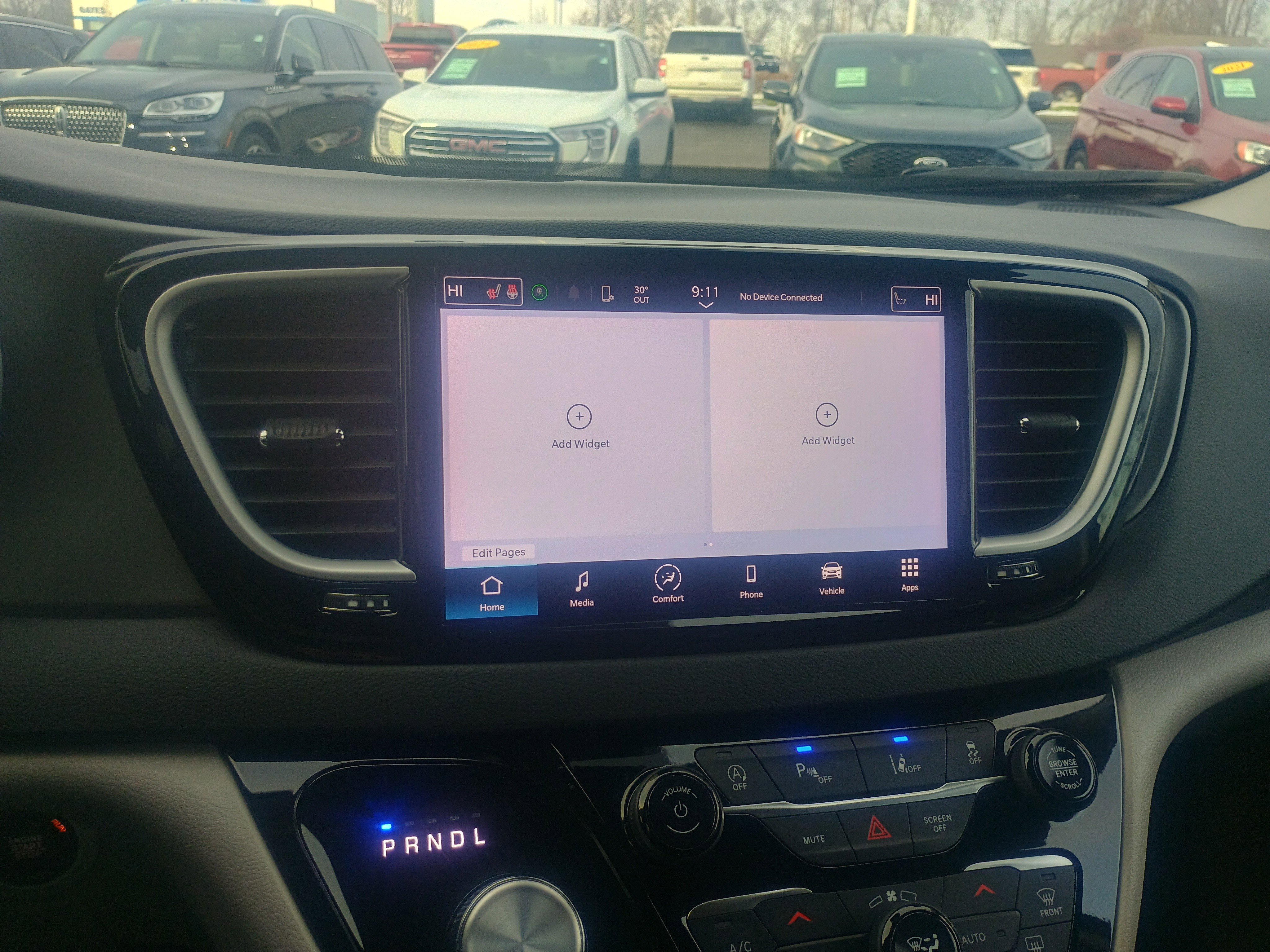 Used 2024 Chrysler Pacifica Touring-L image 28