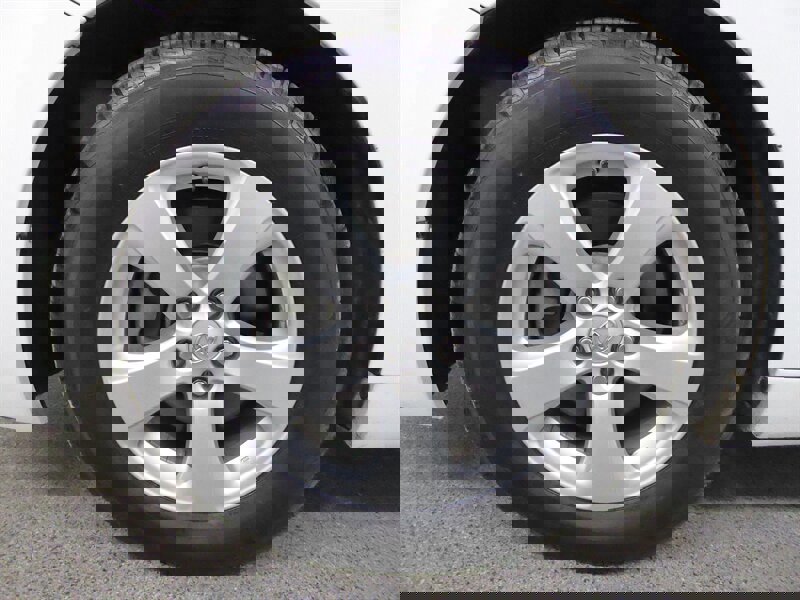 Used 2014 Toyota Sienna L image 26