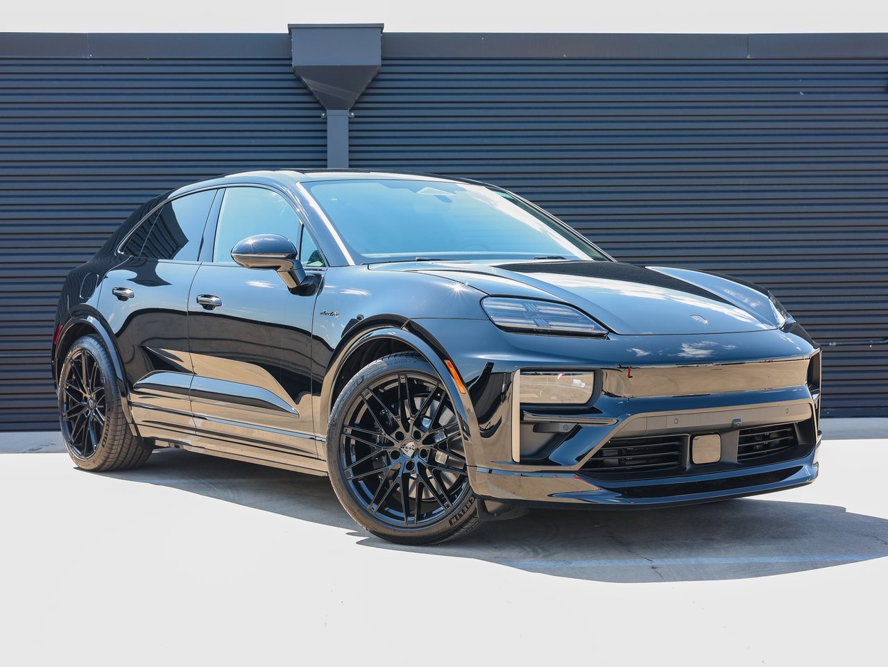 New 2025 Porsche Macan Turbo Electric image 9
