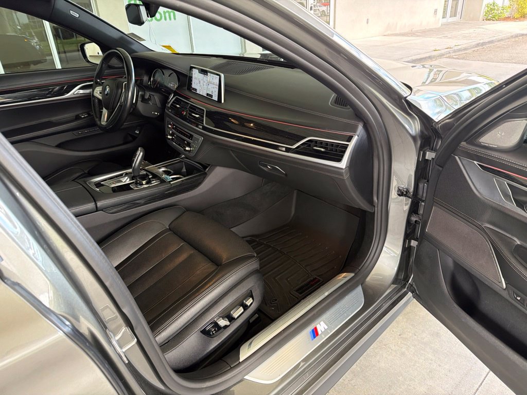 Used 2019 BMW 740i xDrive w/ Executive Package AWD/4WD image 29