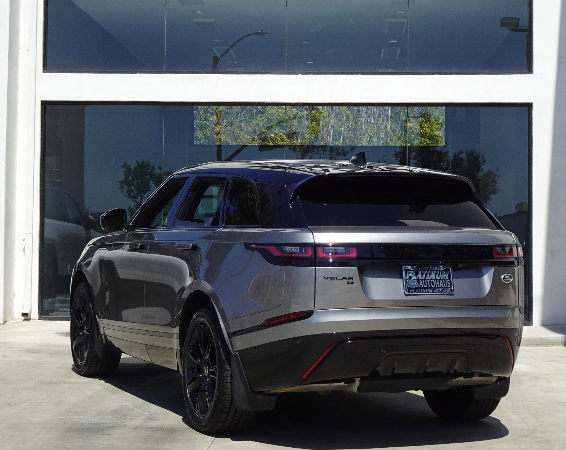 Used 2021 Land Rover Range Rover Velar R-Dynamic S AWD/4WD image 4