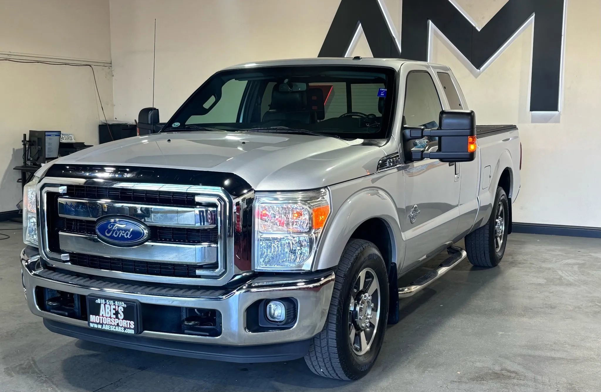 Used 2015 Ford F350 Lariat w/ Lariat Interior Package image 1
